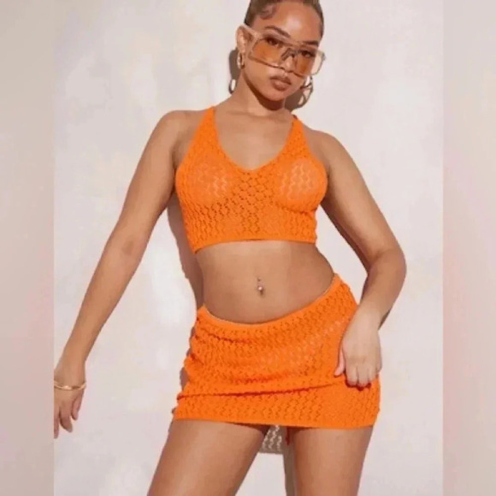 Nwt pretty little thing Orange halter‎ crochet crop top Festival Vacation size 4